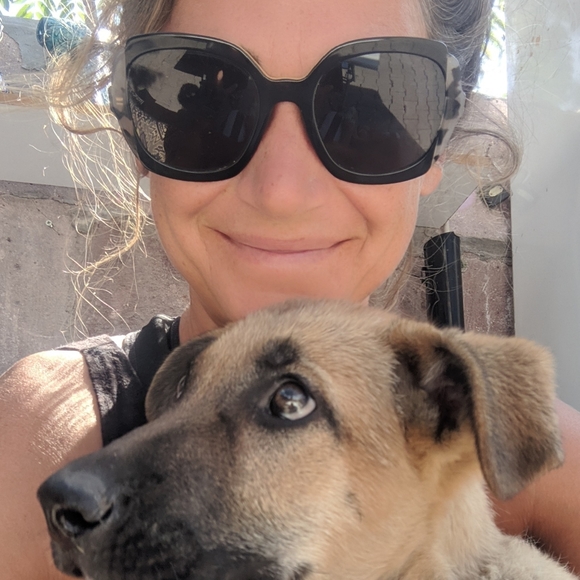 Meet your Posher, Pia - Picture 2 of 2